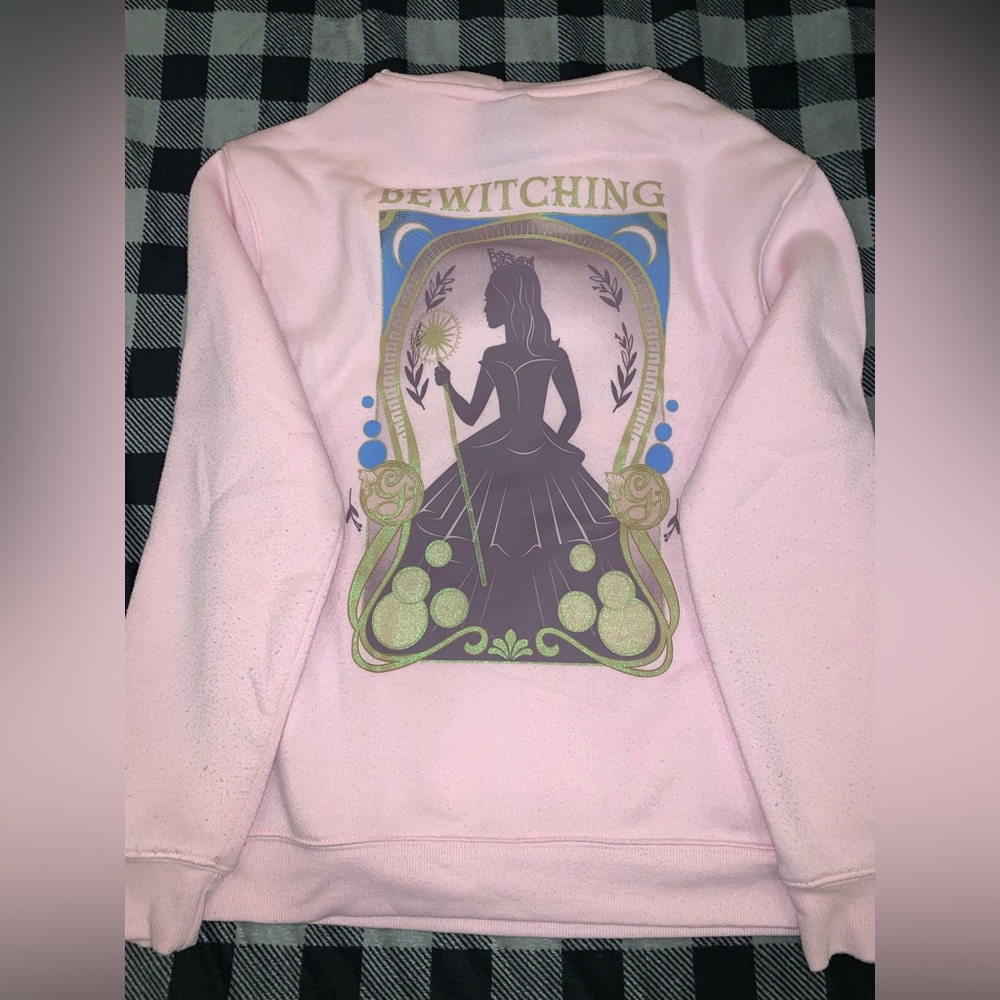 Pink Bewitching Graphic Sweatshirt & Magnet